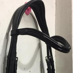 Brida Anatómica Lisa de Súper Calidad con Acolchado Extra Suave de Neopreno en el Interior, Disponible en Varios Colores y Tamaños - Product Image 1