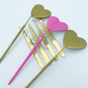 Pince à épiler en acier inoxydable durable avec miroir cosmétique en forme de coeur enduit de poudre d'or Conception personnalisée - Product Image 1