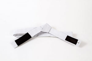 Ceinture articulée avec broderies personnalisées pour homme, accessoire d'arts martiaux et karaté, disponible dans toutes les tailles, plusieurs couleurs, livraison gratuite - Product Image 5