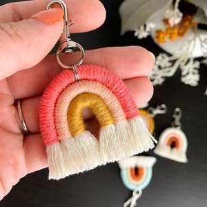 Llavero pequeño, accesorios de bolsa, Idea de regalo, hecho a mano - Product Image 1