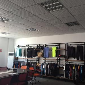 Sudaderas con Capucha de Felpa a Cuadros Impermeables y Antiarrugas con Logotipo Personalizado - Colores y Tallas Personalizadas de Alta Calidad - Product Image 6