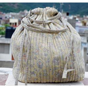 Bolsa pequeña impermeable lavable con bolsillos con cordón, bolsa de viaje cosmética impresa en bloque con características suaves, regalo perfecto para ella - Product Image 3