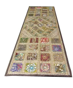 Camino de mesa bordado de retales, rayasthani, hecho a mano