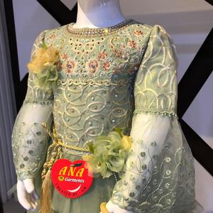 Elegante traje Golden Flapper para recién nacidos Vestido de fiesta de tela de satén de moda para primavera Nueva colección - Product Image 2