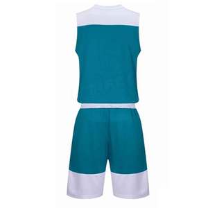 Made In Pakistan Uniforme de baloncesto Nuevo diseño Adultos Camisetas y pantalones cortos de baloncesto para deportes - Product Image 3