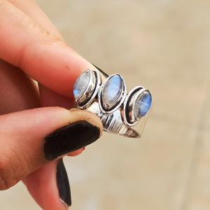 แหวนพลอยมูนสโตนสีรุ้งทำมือสุดคลาสสิก925สวย - Product Image 2