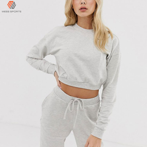 Nouvel ensemble de survêtement personnalisé pour femme 2026 – Vêtements de sport OEM en gros, design respirant, tenue décontractée d'entraînement à prix réduit, hauts courts - Product Image 4