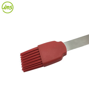 Pinceau de cuisson en silicone pour barbecue avec manche en bois de rose, résistant à la chaleur et facile à nettoyer, 46 cm - Product Image 2