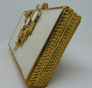 Christmas Collection Metal Clutch Handbag Pearl Decorated Purse <b>Crystal</b> Flower Shell Bucket Frame Patterns Made Mother Pearl - Product Image 2