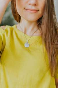 Lo último en vestido de lino amarillo claro para mujer, manga corta hasta el suelo, lazo crepé, botón de patrón sólido a la moda, transpirable Natural - Product Image 2