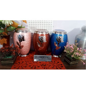 Urna de cremación para adultos de Brassworld India, Rosa en varios colores, suministros funerarios - Product Image 1