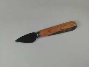 Cortador de Queso de Acero Inoxidable de Diseño Antiguo con Mango Marrón, Cubertería Personalizada para Bodas, Ecológica, Elegante y Única - Product Image 4