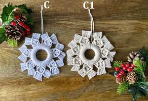 Grands dessous de verres de noël en macramé, flocons de neige en macramé à suspendre au mur - Product Image 4