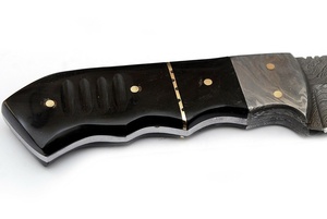 Hermoso Sizzco Damasco Acero Hoja afilada fija Caza Camping Skinner Cuchillo Cuerno de toro forjado Damasco Clip Uso industrial - Product Image 3