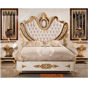 Cama de Madera de Teca de Lujo con Respaldo Alto Tallado y Mesitas de Noche, Muebles de Dormitorio Principal de Estilo Europeo Moderno - Product Image 1