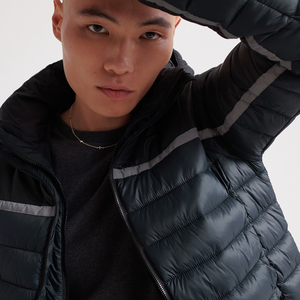 Veste d'hiver pour hommes personnalisée à la mode col montant avec capuche respirant compressible brillant brillant polyester couleur personnalisée - Product Image 1