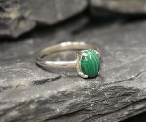 Bague en argent sterling 92.5 belle forme ovale lisse or poli malachite naturelle pierre précieuse chrétien classique - Product Image 6
