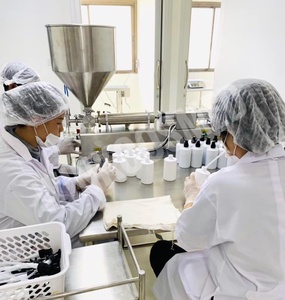 OEM ODM Perfect White Cream Cuidado de la piel natural Blanqueamiento Hidratante facial Nutritivo Reafirmante Tono de piel Aclarante Arbutina - Product Image 4