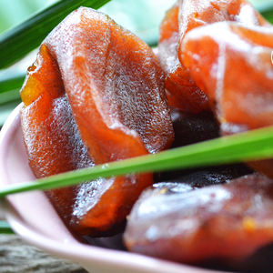 Hanging Dried Persimmon Product Fruit for Tea No Sugar Slices 100% Natural Hight Quality Made in Vietnam Best Price Non GMO - Product Image 4