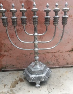 Bougeoir Menorah en aluminium, 10 pièces, vente en gros - Product Image 1