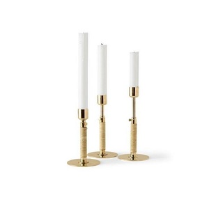 Candelabro de latón de calidad exclusiva en color dorado para bodas, hoteles y decoración del hogar a buenos precios. - Product Image 2