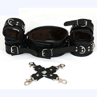 Set Perlengkapan Bondage Kulit Sapi Asli untuk Pergelangan Tangan, Pergelangan Kaki, dan Kerah Leher dengan Hogtie Hitam 6 Buah Berlapis Bulu