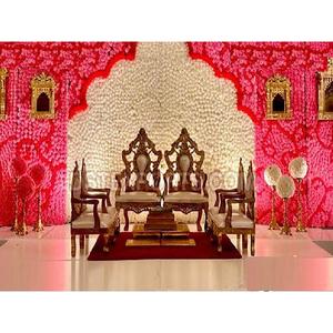 Lot de chaises Mandap pour mariage, 4 pièces, Set de chaises couleur or et blanc pour cérémonie de mariage - Product Image 1