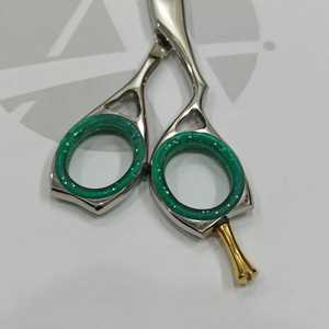 กรรไกรตัดผมสำหรับช่างตัดผม,พร้อมสกรูปรับได้และที่วางนิ้วกรรไกรแหลมคมสำหรับงานช่างผลิตในปากีสถาน - Product Image 5