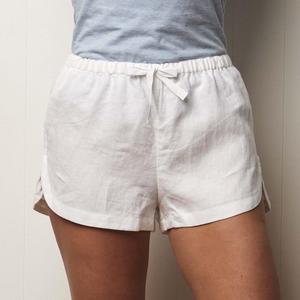 Short élégant pour femmes Tissu confortable et durable respirant pour une tenue décontractée de tous les jours avec un design moderne et élégant - Product Image 6
