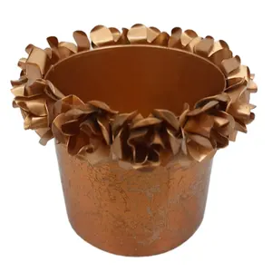 Excelente diseño Lámina de cobre Metal Hierro Forma redonda Titular votivo de Navidad Diseño moderno Portavelas hecho a mano - Product Image 1