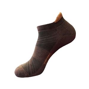 Chaussettes de compression à carreaux pour hommes pour les sports d'extérieur d'hiver avec logo personnalisable en bas - Product Image 4