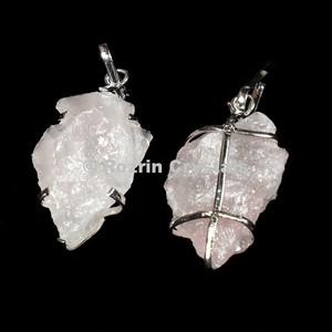 Colgantes de Ágata con Forma de Punta de Flecha |   Colgante Clásico de Piedras Preciosas Curativas - Product Image 1
