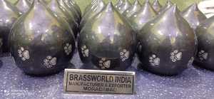 Brassworld-urna de cremación de mascotas, gota de lágrima de aluminio negro de latón, India - Product Image 3