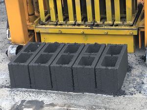 Breeze Blocco di plastica stampi blocco che fa la macchina <span class=keywords><strong>qtj4</strong></span>-24 per blocchi di mattoni di cemento deseel motore diesel nella contea di Nandi - Product Image 4