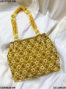 Sac Potli en velours perlé fait main de luxe Craftstages International avec poignée dorée |   Fête de mariage ethnique en soirée - Product Image 4
