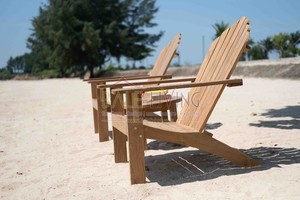 Silla Adirondack de Teca para Exteriores con Reposabrazos, Resistente y Ecológica para Uso en Playa y Parque - Product Image 3