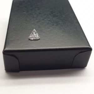 Diamant blanc 0.50 à 0.59 Carat VVS pureté diamant synthétique en forme de Triangle ample poli - Product Image 1