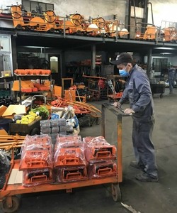 MEILLEURE VENTE Béton à essence de haute qualité Finition Marche derrière la truelle motorisée Broyeur de béton avec moteur Honda - Product Image 4