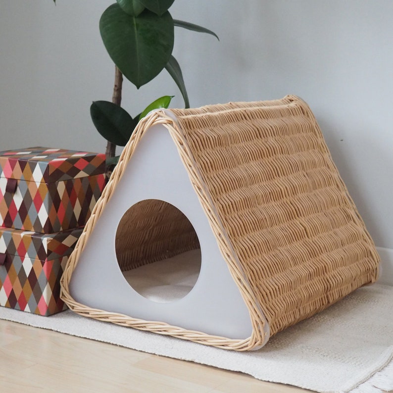 Nachhaltiges Dreieckiges Katzenhaus aus Vietnam Geflecht und Bambus mit  Tiermuster aus Recycelbarem Kunststoff| Alibaba.com