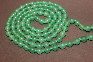 Alta calidad 108 cuentas de Aventurina verde Mala collar largo borla Yoga joyería Unisex hinduismo curación cristal regalo fiesta - Product Image 2