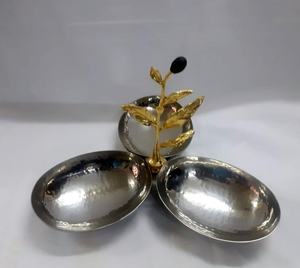 Nouvel arrivage Bol de service à salade en acier inoxydable et laiton pour la décoration de table - Product Image 2