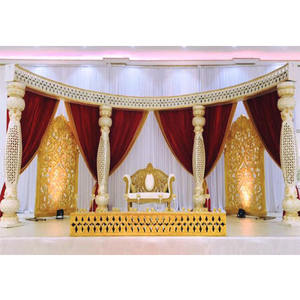 Escenario de Boda Musulmán con Forma de Media Luna, Elegante Escenario para Recepción de Boda, Escenario Abierto Exclusivo para Bodas en Noruega, Configuración de Escenario Abierto en Carolina del Norte - Product Image 1