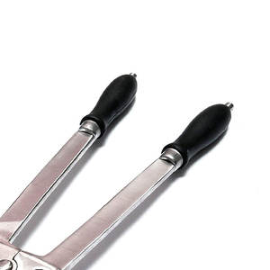 Pinzas de Castración de Acero Inoxidable de Alta Calidad a Precio de Mayoreo Económico para Veterinaria - Marca SEVETLANA INDUSTRY, Pakistán - Product Image 3