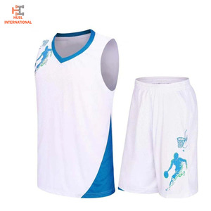 Tenue de basketball personnalisée de qualité supérieure avec impression par sublimation – Ensemble professionnel respirant grande taille – Vente en gros - Product Image 3