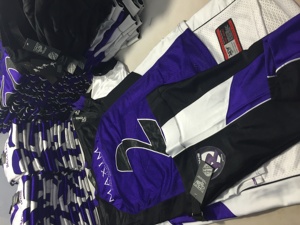 Uniforme de fútbol americano personalizado de alto rendimiento Opción en negrita Gráfico en tela fresca XL Tamaño Sharp Look ganador - Product Image 3