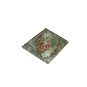 Pyramide d'organza d'énergie chakra 23-27mm, Aventurine verte, petite pyramide d'orgonite, vente en gros - Product Image 1
