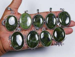 จี้วัสดอนไนต์ธรรมชาติหายากมาก ชุบเงินบนทองเหลือง ดีไซน์โบฮีเมียน ขายส่งจำนวนมาก - Product Image 3