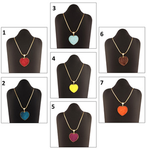 Colgante romántico con forma de corazón para mujer, colgante de collar con estilo punk, de azúcar de naranja natural, cadena de serpiente inspirada, para regalo - Product Image 4