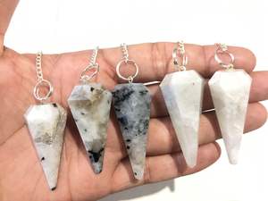 Superventas, venta al por mayor, péndulos de piedra lunar arcoíris de cristal, piedra preciosa tallada Feng Shui para decoración del hogar, Reiki metafísico - Product Image 3