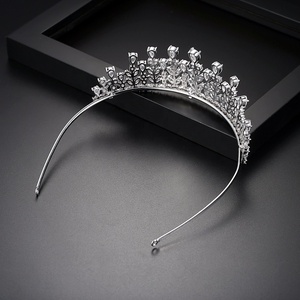 Nouvelle Bague De Bijoux De Luxe De Haute Qualité De Mode Mariée <span class=keywords><strong>Demoiselle</strong></span> <span class=keywords><strong>D</strong></span>'<span class=keywords><strong>honneur</strong></span> fille Strass Zircon Cubique <span class=keywords><strong>D</strong></span>écoré Mariage Bandeau Diadème - Product Image 5